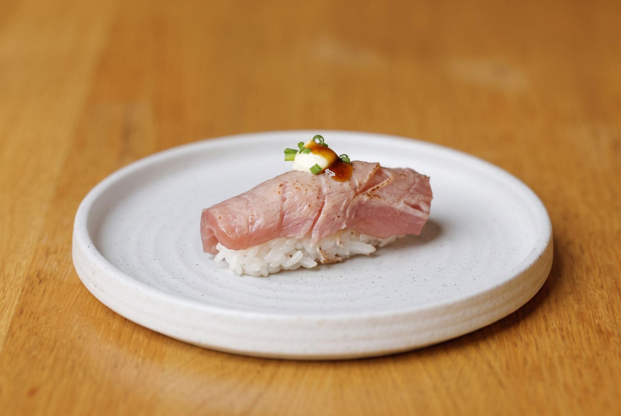 Flamed tuna nigiri